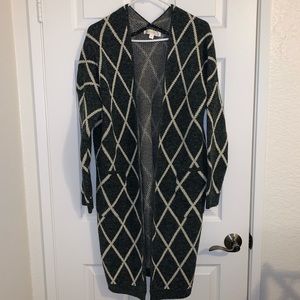 Grey diamond pattern long length cardigan sweater